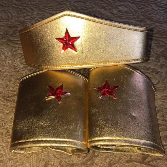 Y2K DC Comics Wonder Woman Costume with Accessories - Picture 12 of 14